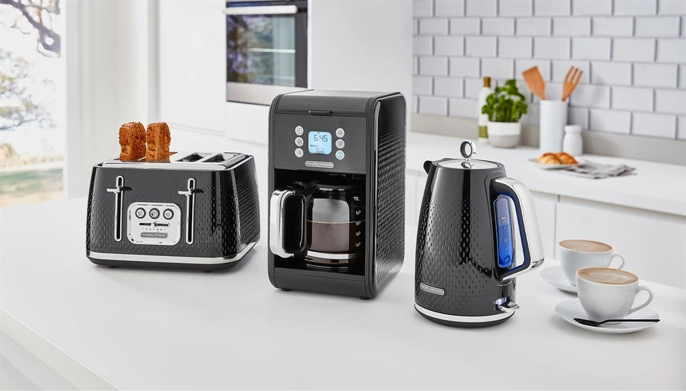 243010_10301020lifestyle_2.jpg Morphy Richards Verve Black Pour Over Filter Coffee Machine -Morphy Richards Sales Shop 243010 10301020lifestyle 2