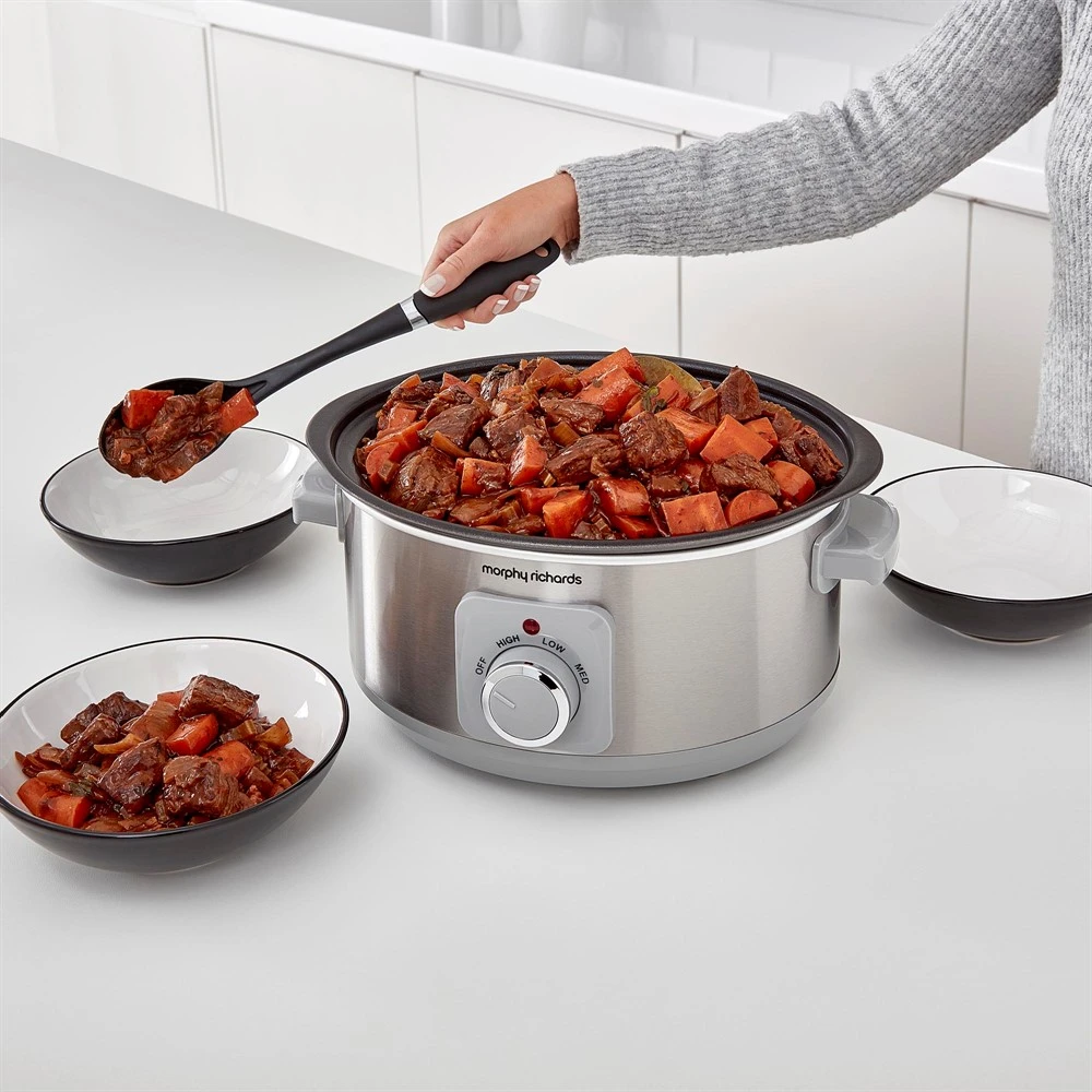 Morphy Richards Brushed Stainless Steel 3.5L Aluminium Slow Cooker 4 Morphy Richards Brushed Stainless Steel 3.5L Aluminium Slow Cooker - Image 2