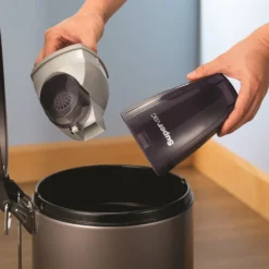 Morphy Richards SuperVac 2-in-1 Cordless Vacuum Cleaner 12 Morphy Richards SuperVac 2-in-1 Cordless Vacuum Cleaner -Morphy Richards Sales Shop 732005 emptying